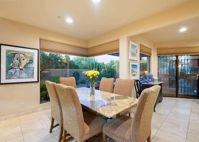 Dom wakacyjny Oasis With Private Hot Tub 30-night Minimum Scottsdale
